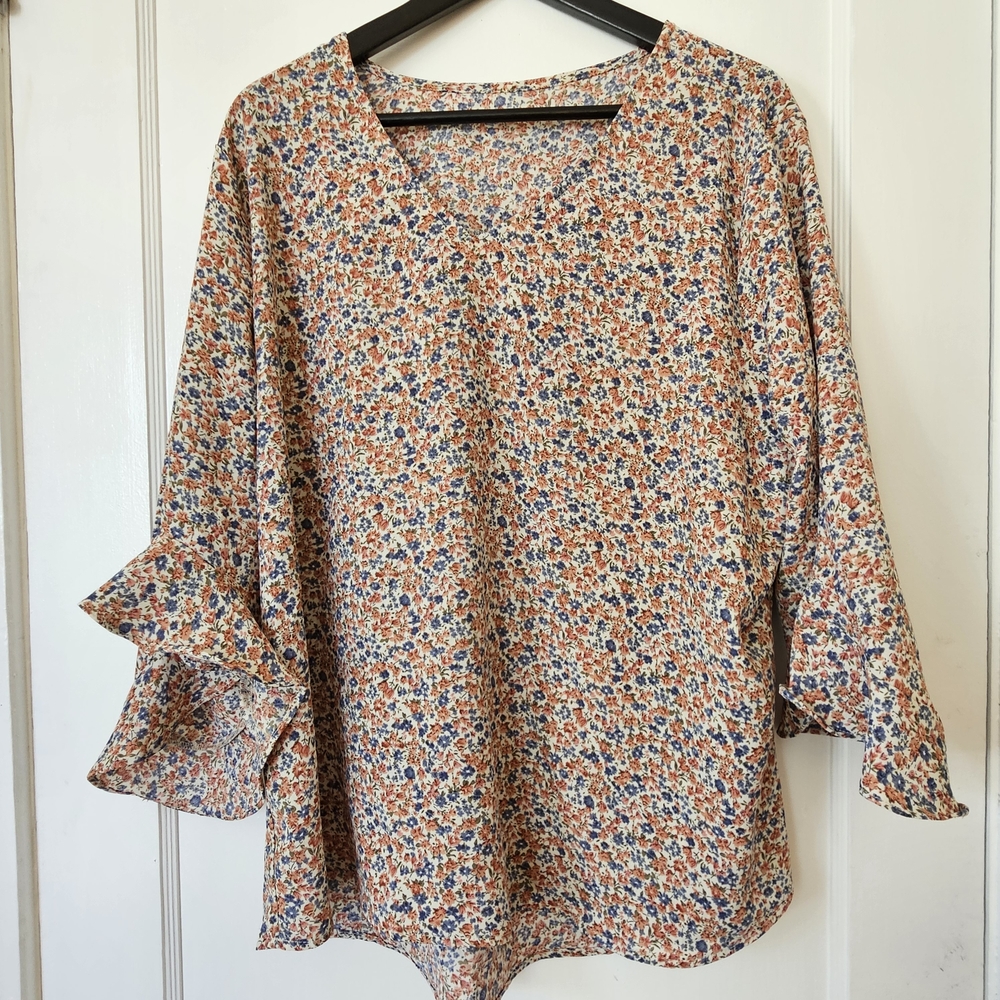 Floral Ruffle Sleeve Blouse